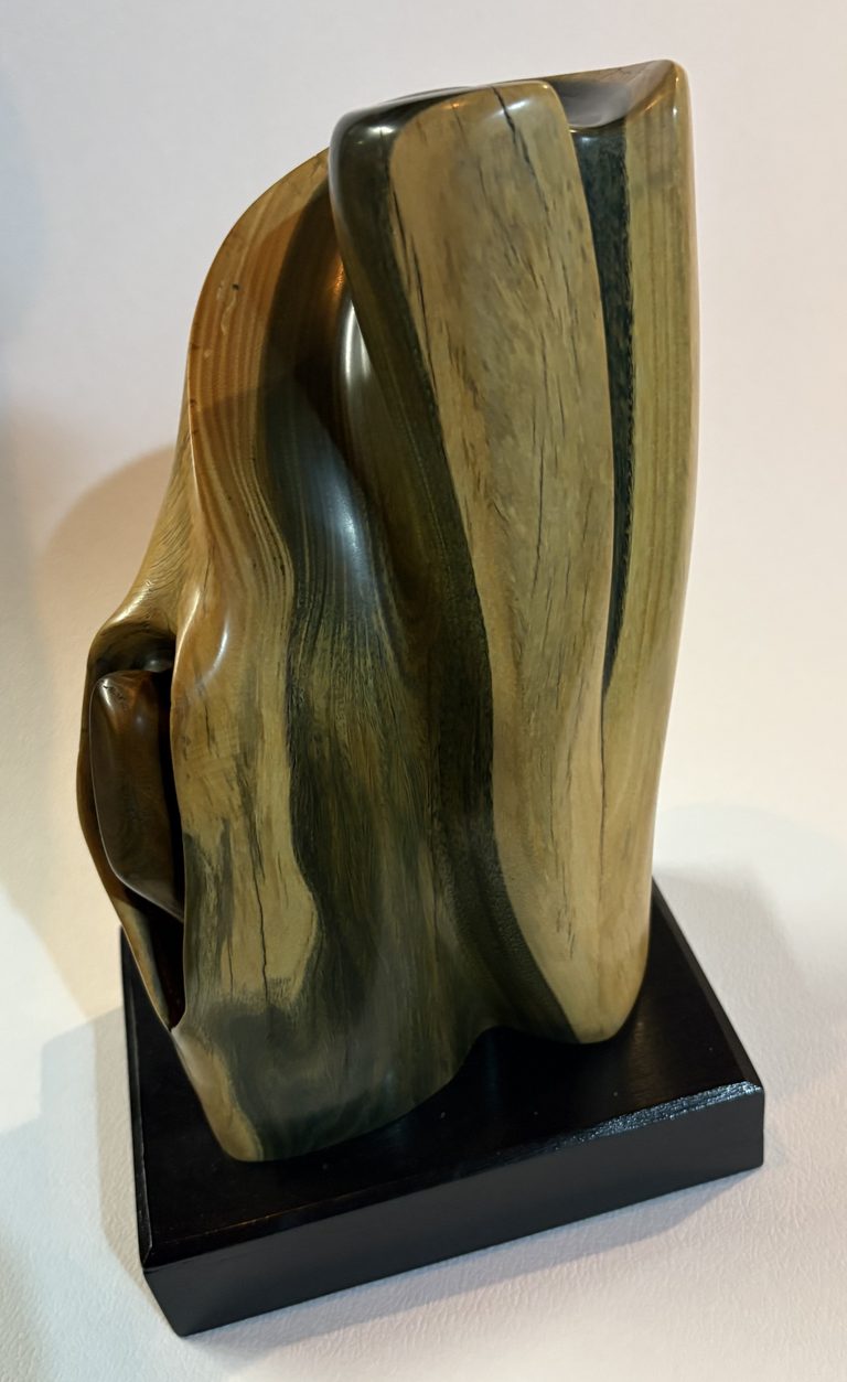 Impenetrable - Madera incienso (2025)